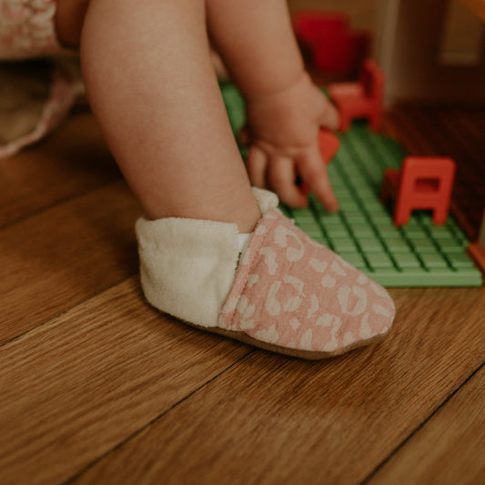 Chaussons léopard corail